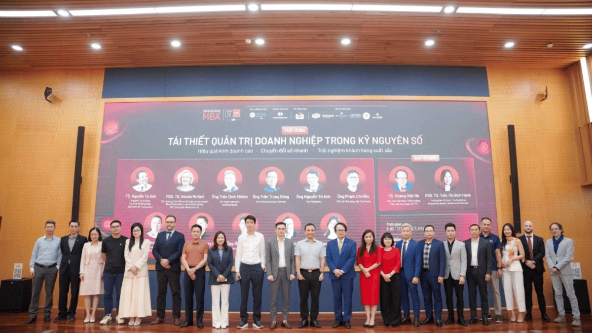 ‘Doanh nghiệp cần một cuộc cách mạng tái thiết, thay vì tái cấu trúc’